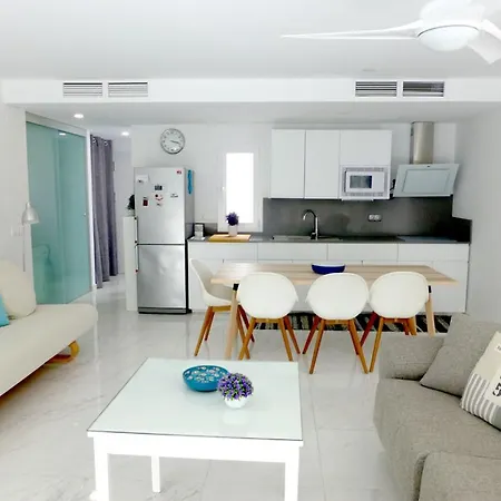 Coqueto Y Luminoso Piso Junto Al Mar, Con Garaje Apartament *